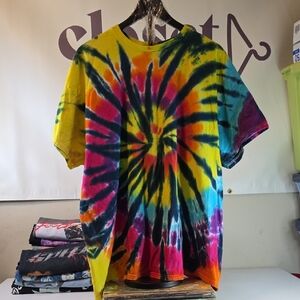 Vibrant Tie-Dye Short Sleeve Tee